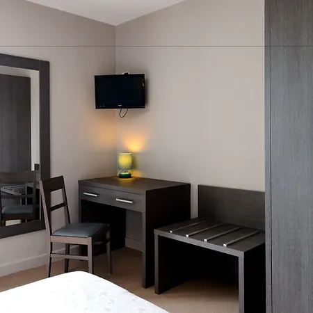 فندق Logis Restaurant De La Poste Le Mêle-sur-Sarthe