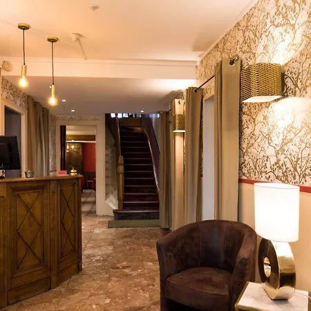 فندق Logis Restaurant De La Poste 3*