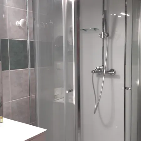 Logis Restaurant De La Poste فندق Le Mêle-sur-Sarthe