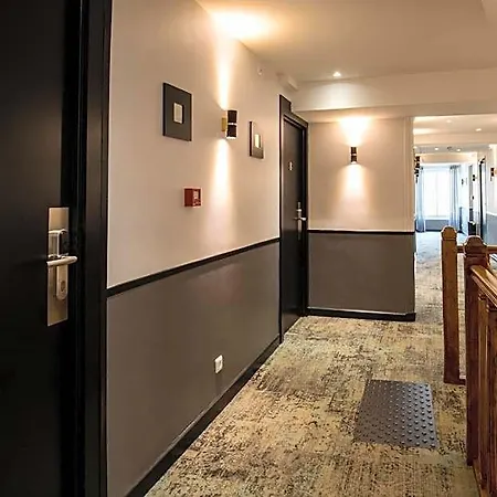 Hotel Logis Restaurant De La Poste 3*