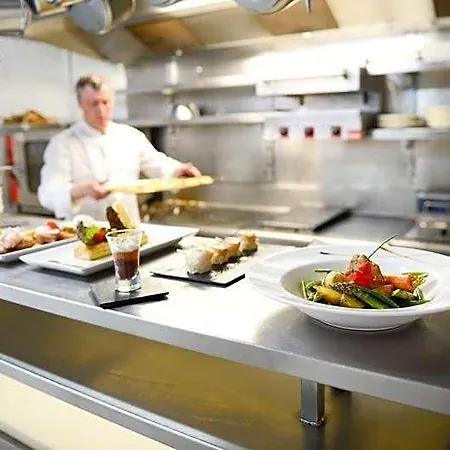 Logis Restaurant De La Poste Le Mêle-sur-Sarthe