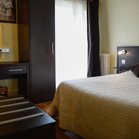 Logis Restaurant De La Poste 3* Le Mêle-sur-Sarthe