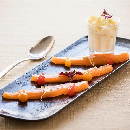 Logis Restaurant De La Poste فندق Le Mêle-sur-Sarthe