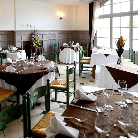 Hotel Logis Restaurant De La Poste Le Mele-sur-Sarthe