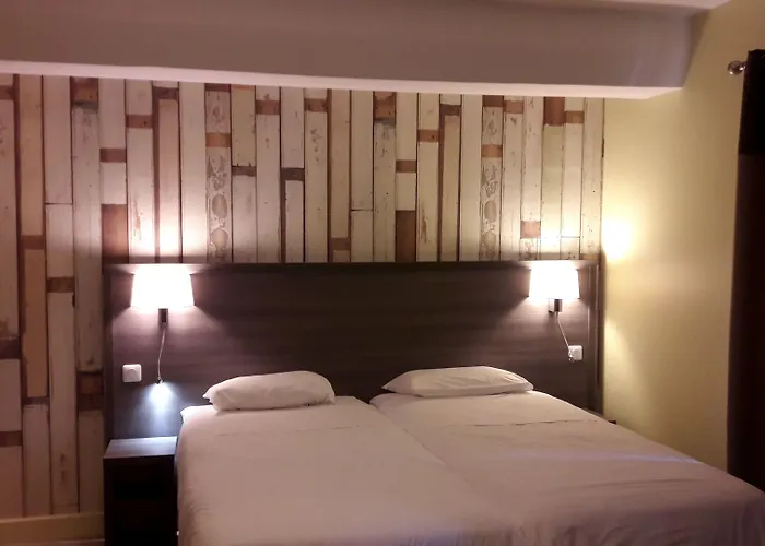 Logis Restaurant De La Poste 호텔