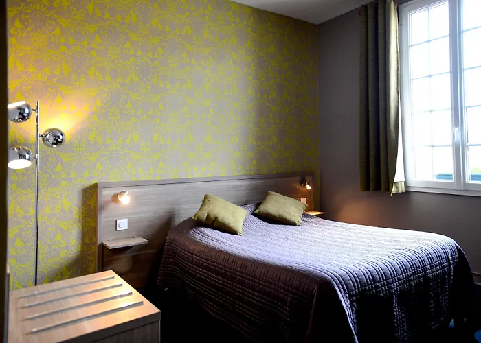 Logis Restaurant De La Poste 호텔 Le Mêle-sur-Sarthe