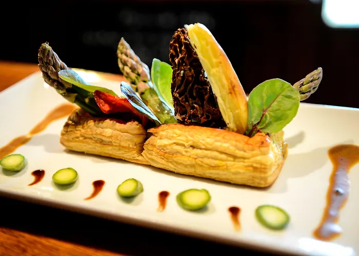 호텔 Logis Restaurant De La Poste Le Mêle-sur-Sarthe