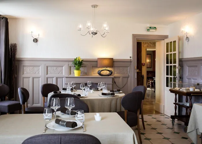 Logis Restaurant De La Poste 호텔