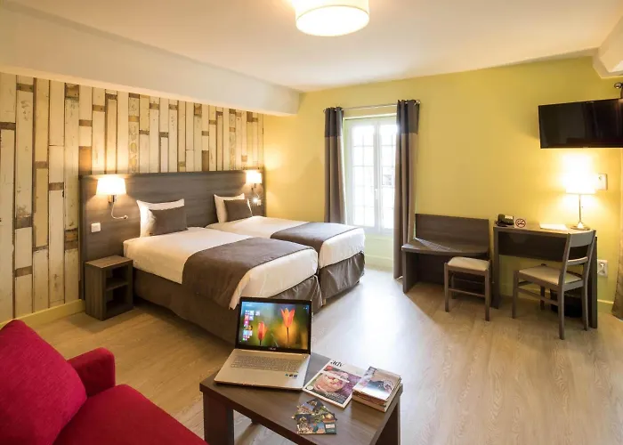 호텔 Logis Restaurant De La Poste 3*