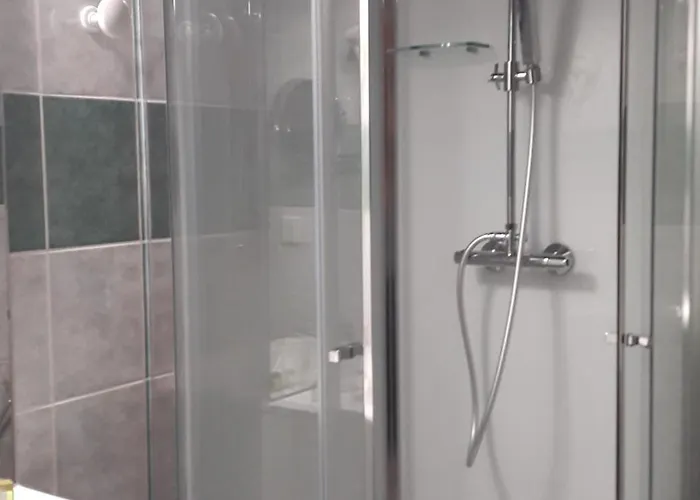 Logis Restaurant De La Poste 호텔 Le Mêle-sur-Sarthe