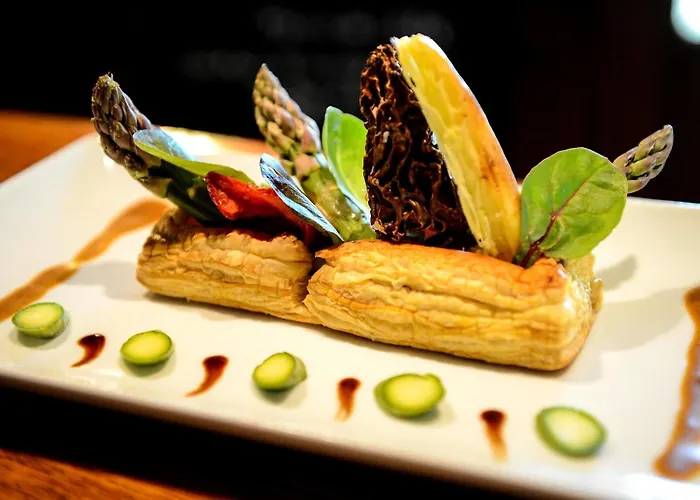 Logis Restaurant De La Poste 호텔 Le Mêle-sur-Sarthe