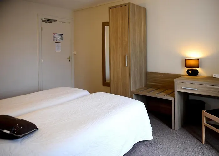 Logis Restaurant De La Poste 3* Le Mêle-sur-Sarthe