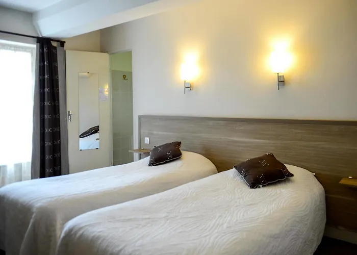 호텔 Logis Restaurant De La Poste 3*