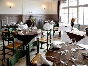 호텔 Logis Restaurant De La Poste 3*